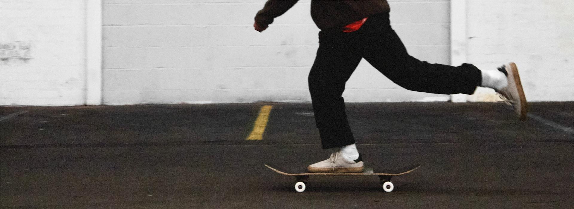 Skateboard Shop -Skateboard Shop asher legg MiintsWweZI unsplash